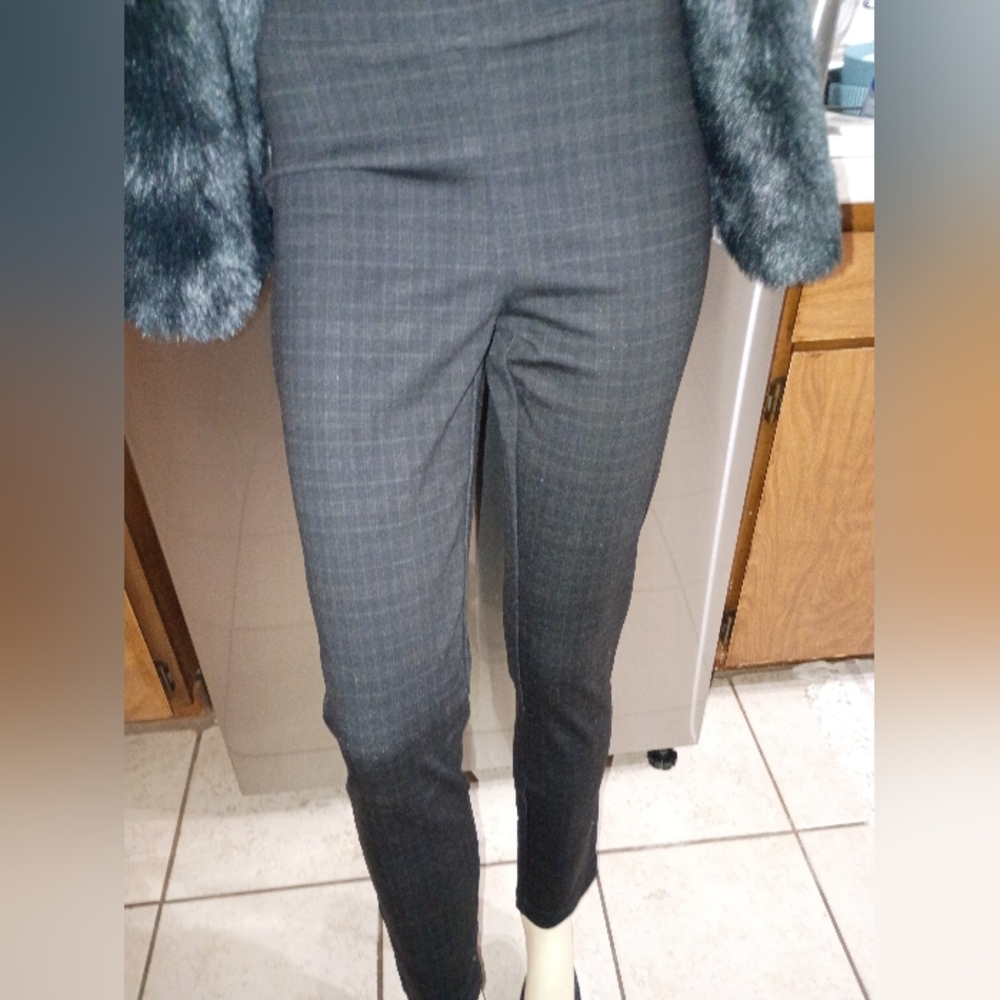 NWT Calvin Klein Modern Essentials Plaid Pull-On Slim Pants - Size S